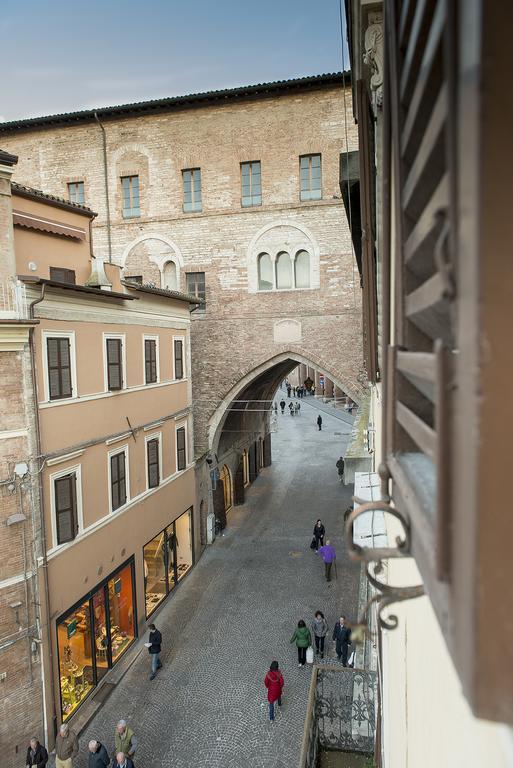 Il Podesta Fabriano Buitenkant foto