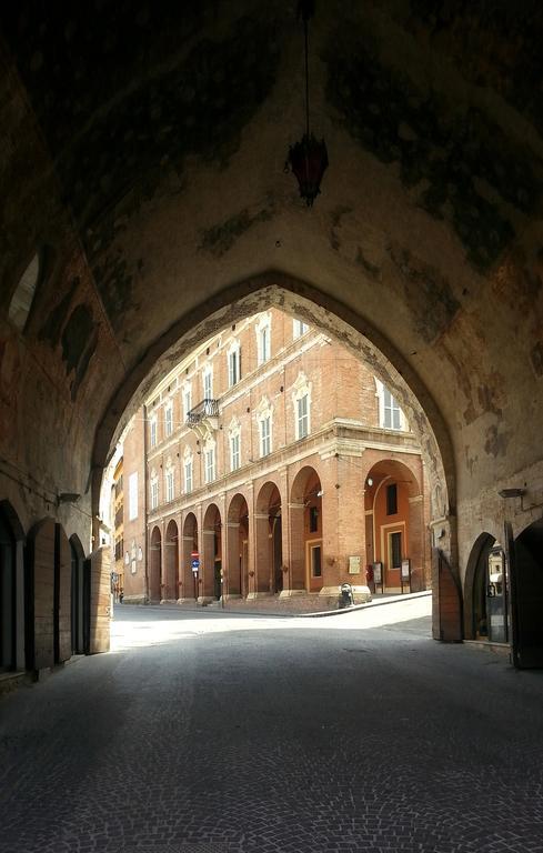Il Podesta Fabriano Buitenkant foto