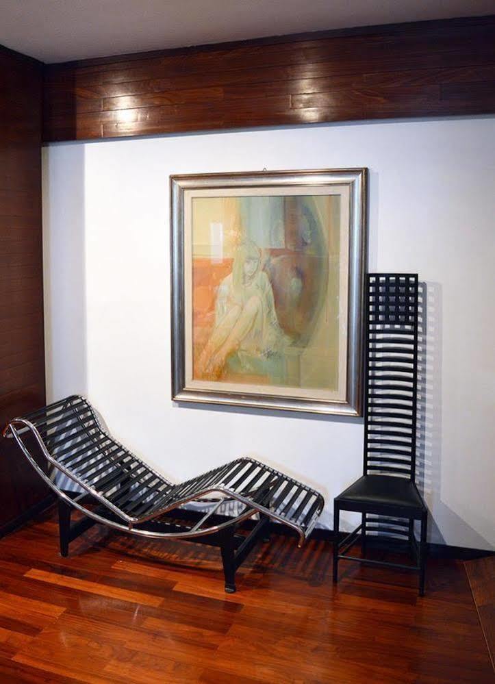 Il Podesta Fabriano Buitenkant foto